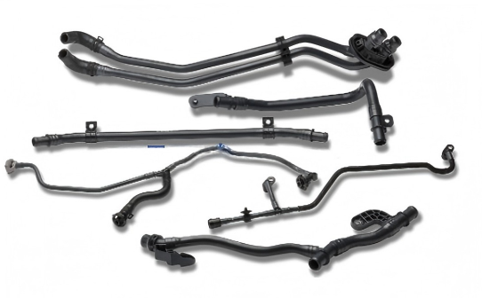 Syensqo 的 Ryton? PPS 冷卻管路系列，可有效應對混合動力動力總成在熱管理和封裝方面的挑戰